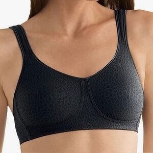 Elegant Black Textured Bra